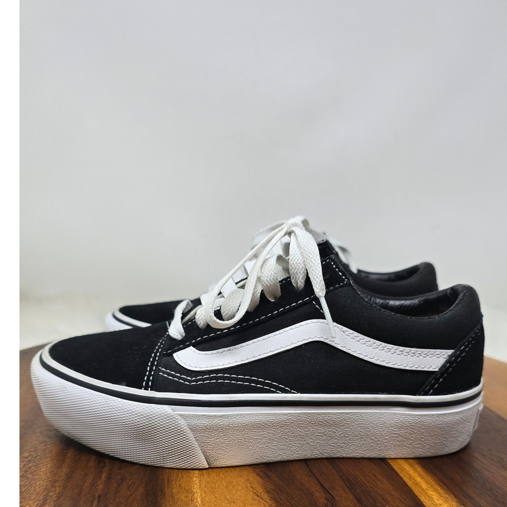 Vans Old Skool Low Top Black White Sneakers Women's 5.5 Men's 4.0